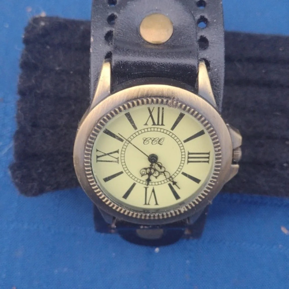 Unisex Punk Watch - Picture 1 of 3